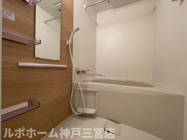 セレニテ神戸元町クレアの浴室