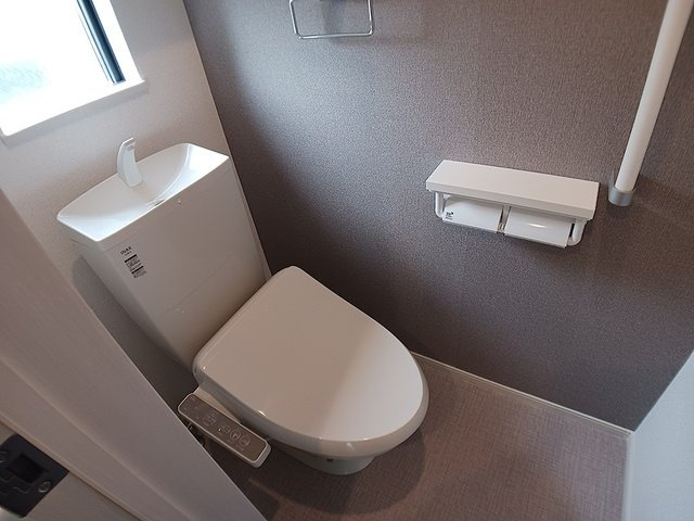 【トイレ】 | ストーキア | 落ち着いた色調のトイレです