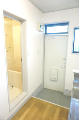 【玄関】 | グリーンハイツ川俣 | 同形の別部屋の写真です