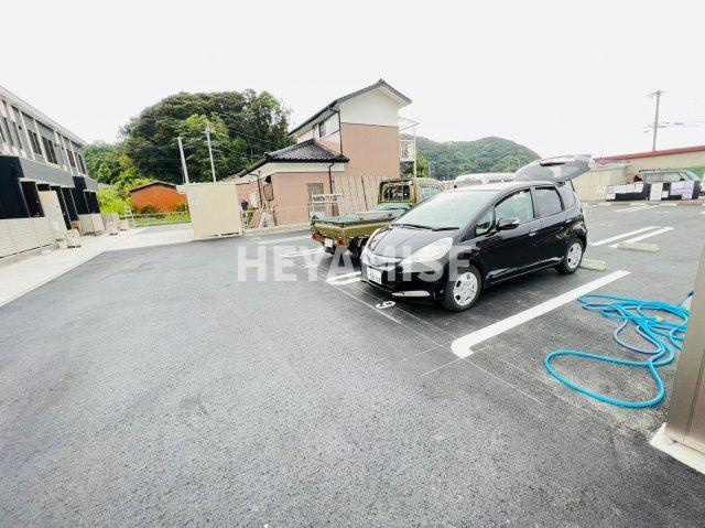 Village.Mの駐車場