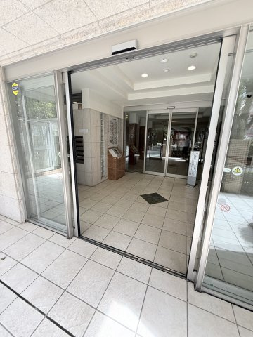 藤和シティホームズ池袋駅前のエントランス