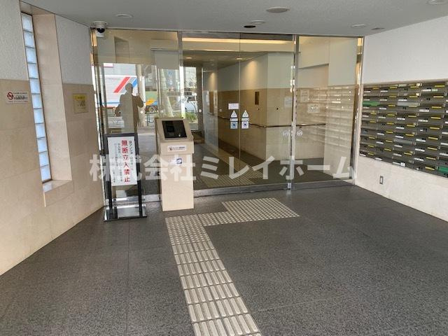 プラムハイツ澤田のエントランス