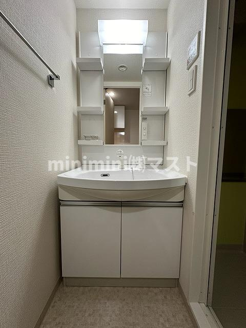 プレミアムコート谷町４丁目の洗面所