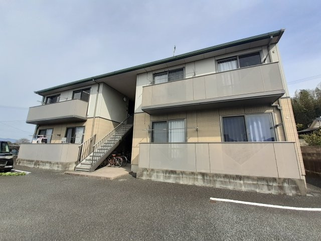 サンビレッジ八番館の外観