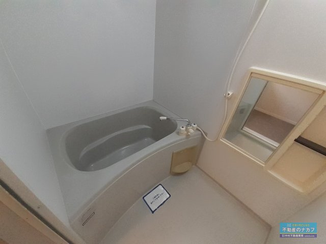 サンビレッジ八番館の浴室|※同タイプの部屋写真です
