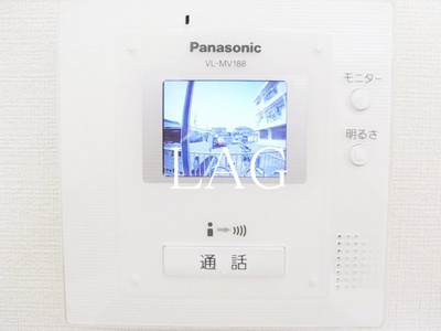 【セキュリティ】 | ソーレルーナＡ棟 | モニター付きインターホンです。