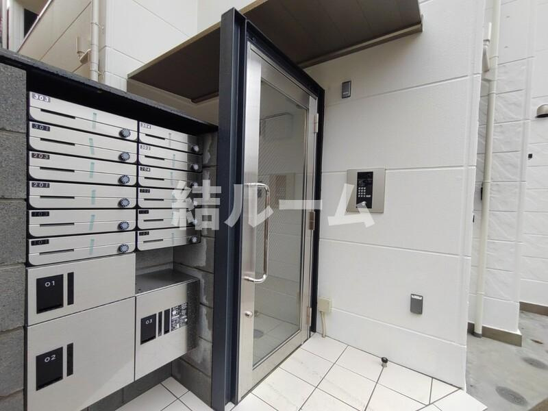 練馬区中村２丁目の賃貸マンションのエントランス