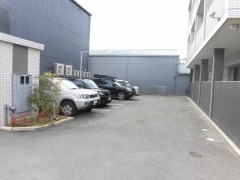 フェアリーガーデンの駐車場