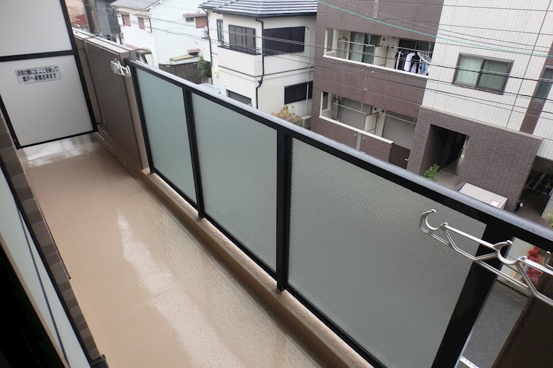 堺市堺区向陵中町３丁のマンションのバルコニー