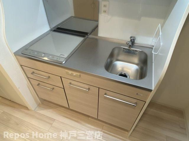 セレニテ神戸元町クレアのキッチン