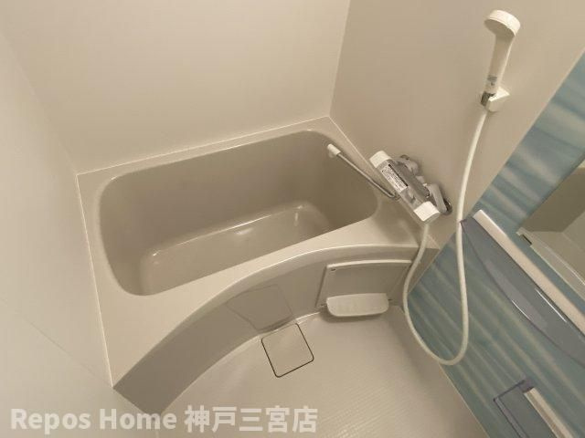 セレニテ神戸元町クレアの浴室