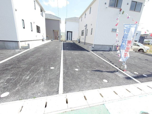 ♥♥うるま市兼箇段第3-②号棟（全3棟）の駐車場|駐車場があります
