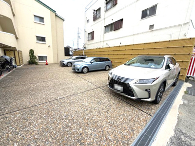 【駐車場】 | ブルーミンメドー本山