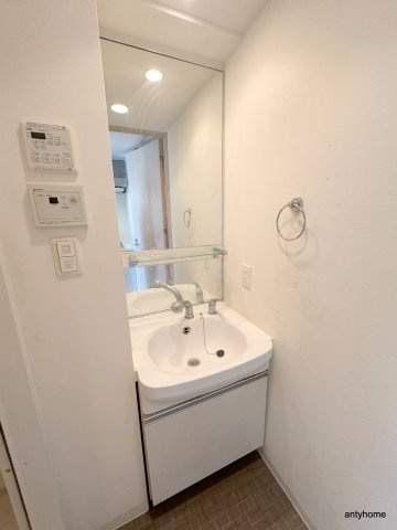 プレサンス松屋町ファステ　仲介手数料無料の洗面所