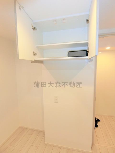 クレヴィアリグゼ蒲田西のキッチン|冷蔵庫置き場、キッチン収納