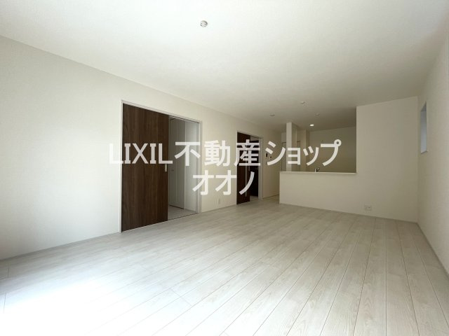 【居間・リビング】 | 加須市三俣1丁目　新築戸建て　全５棟　4号棟