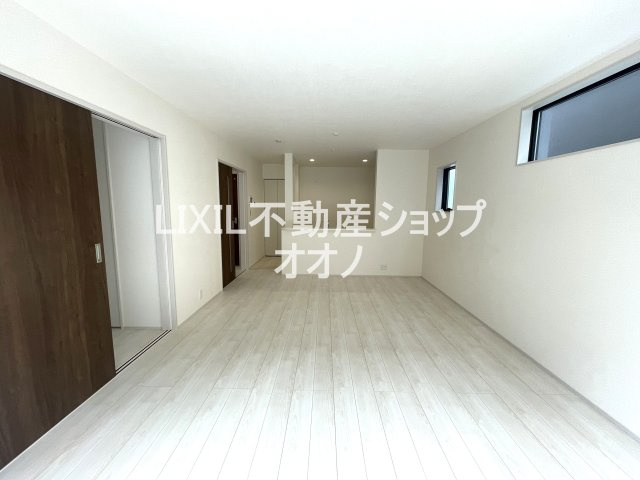 【居間・リビング】 | 加須市三俣1丁目　新築戸建て　全５棟　4号棟