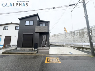 【外観】 | 加古川市加古川町中津　新築戸建 | ◆完成済の新築分譲♪即入居可能♪
◆耐震等級3取得♪