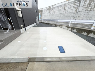 【外観】 | 加古川市加古川町中津　新築戸建 | ■駐車2台可能♪※車種による