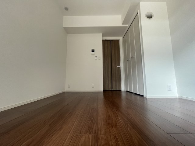 ワールドアイURBAN　GATEの居間・リビング