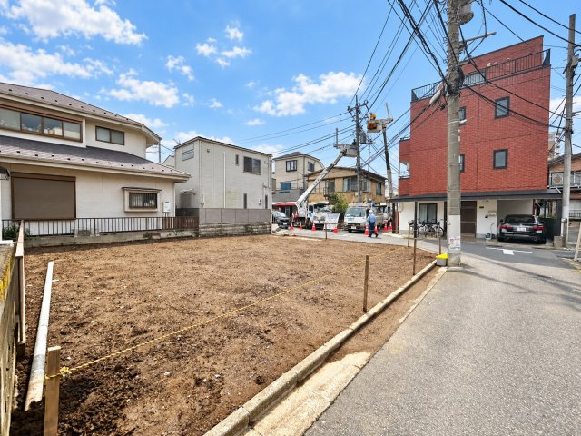 練馬区旭町1丁目　新築戸建の前面道路含む現地写真|2026.09.18撮影

現地ご見学希望・資料請求などお気軽にお問い合わせ下さい！
03-5990-5201