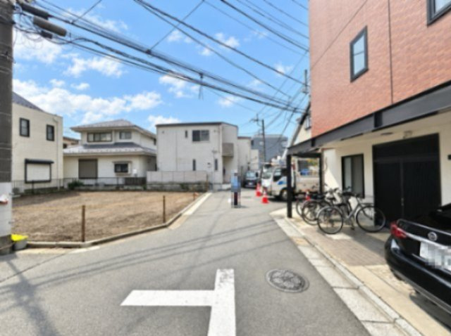 練馬区旭町1丁目　新築戸建の前面道路含む現地写真|2026.09.18撮影

現地ご見学希望・資料請求などお気軽にお問い合わせ下さい！
03-5990-5201