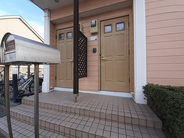 メイプル参番館のエントランス