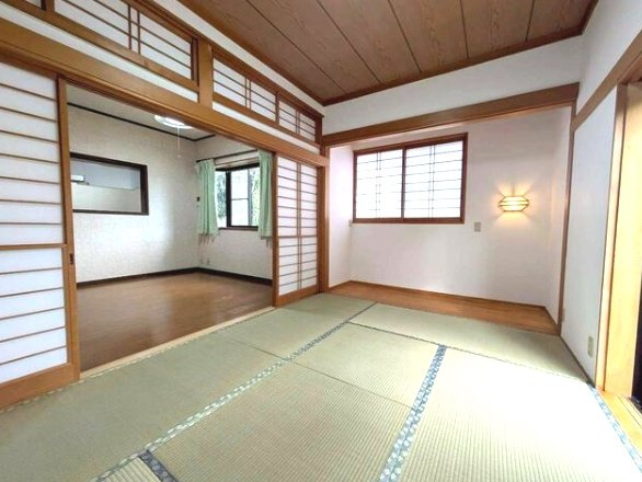 東金市一之袋　平屋中古戸建の和室|敷地約100坪  青森ヒバ材を使った百年住宅3LDK平屋 サンルーム縁側 自然豊かな環境