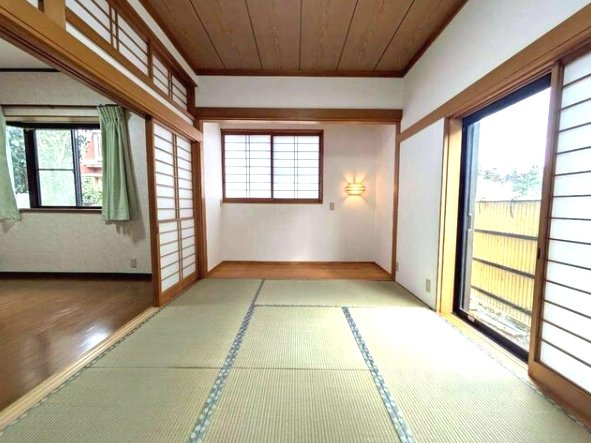 東金市一之袋　平屋中古戸建の和室|敷地約100坪  青森ヒバ材を使った百年住宅3LDK平屋 サンルーム縁側 自然豊かな環境