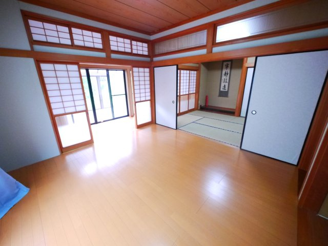 東金市一之袋　平屋中古戸建のキッチン|敷地約100坪  青森ヒバ材を使った百年住宅3LDK平屋 サンルーム縁側 自然豊かな環境