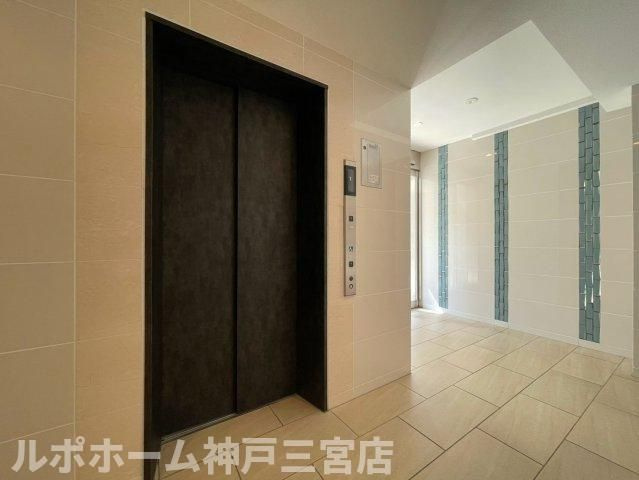 セレニテ神戸元町プリエのロビー