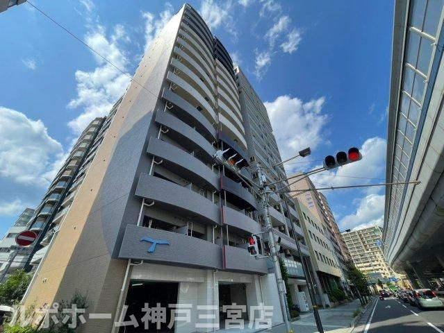 セレニテ神戸元町プリエの外観