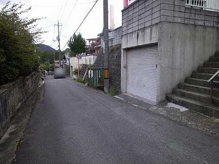 安芸郡熊野町萩原１０丁目の前面道路含む現地写真