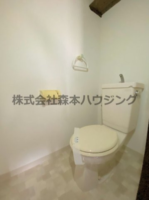 【トイレ】 | 　カサベルデ一柳 | ※同タイプ別室の写真を使用しています。
　設備内容や色調など相違がある場合は実際のお部屋の現状優先となります。
