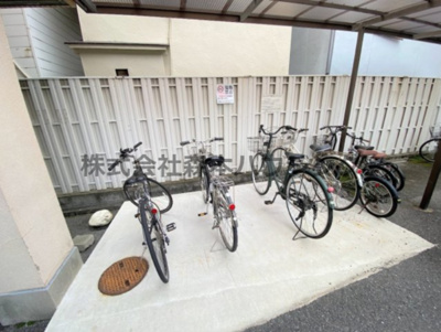 【その他共用部分】 | 　カサベルデ一柳 | 駐輪場です