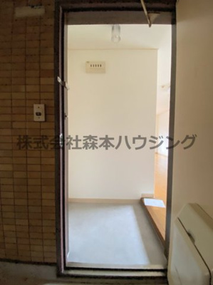 【内装】 | 　カサベルデ一柳 | ※同タイプ別室の写真を使用しています。
　設備内容や色調など相違がある場合は実際のお部屋の現状優先となります。