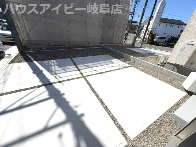 岐阜市東鶉新築建売全5棟！コンパクトサイズの3LDK！価格もお買い求めやすく♪リビングエアコン付き！の駐車場|岐阜市東鶉新築建売全5棟！コンパクトサイズの3LDK！価格もお買い求めやすくなってます♪リビングエアコン付き！