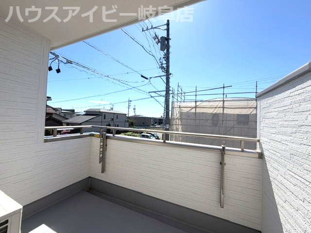 岐阜市東鶉新築建売全5棟！コンパクトサイズの3LDK！価格もお買い求めやすく♪リビングエアコン付き！のバルコニー|岐阜市東鶉新築建売全5棟！コンパクトサイズの3LDK！価格もお買い求めやすくなってます♪リビングエアコン付き！