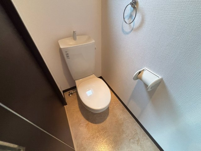 折戸町2-1-2戸建賃貸のトイレ|折戸町2-1-2戸建賃貸