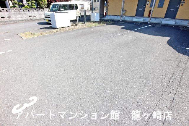 ボルダンスールの駐車場