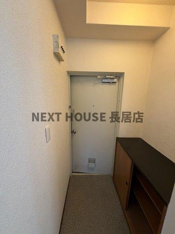 ハイツ粟新 4C号室の玄関