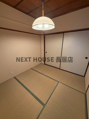 ハイツ粟新 4C号室の和室