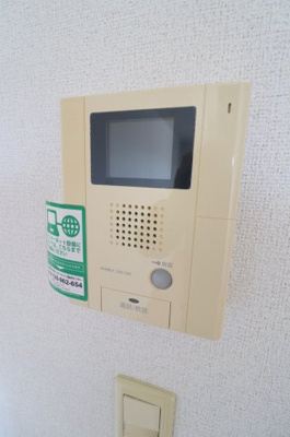【セキュリティ】 | アドラブール | TVインターホン　※別部屋参考写真です