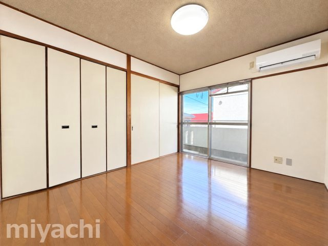 武田ハイツの洋室