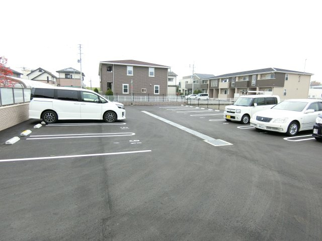 フロースフォンスの駐車場|※同施工の類似物件の写真です