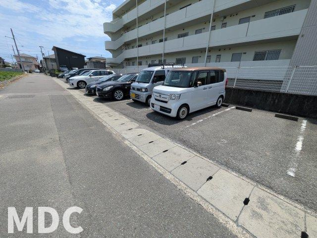 グランステイツ松茂　の駐車場