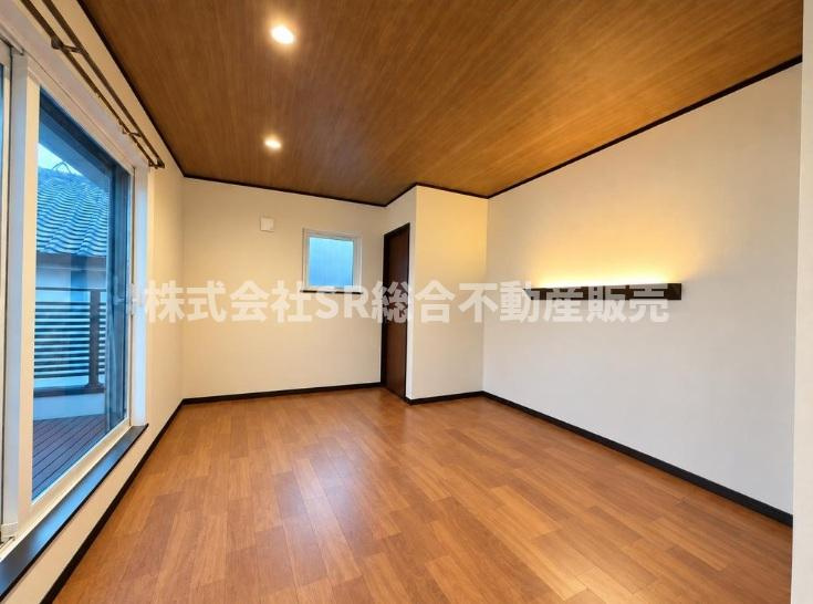 稲田本町1丁目中古戸建の洋室|2F7.8帖洋室。WICもあります！落ち着いた雰囲気があり、寝室にいかがでしょうか。