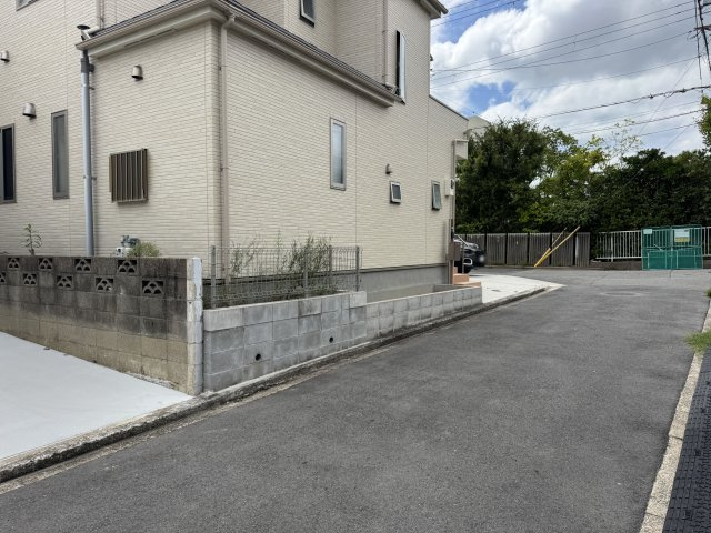 神戸市垂水区塩屋町５丁目新築戸建の前面道路含む現地写真