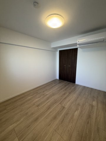 ロワールマンション西公園2の洋室