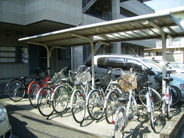 アベニュー城山Ａ棟のその他共用部分|★屋根付き駐輪場★
